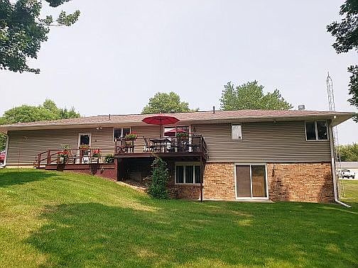 3rd image of 106 Hillcrest Dr