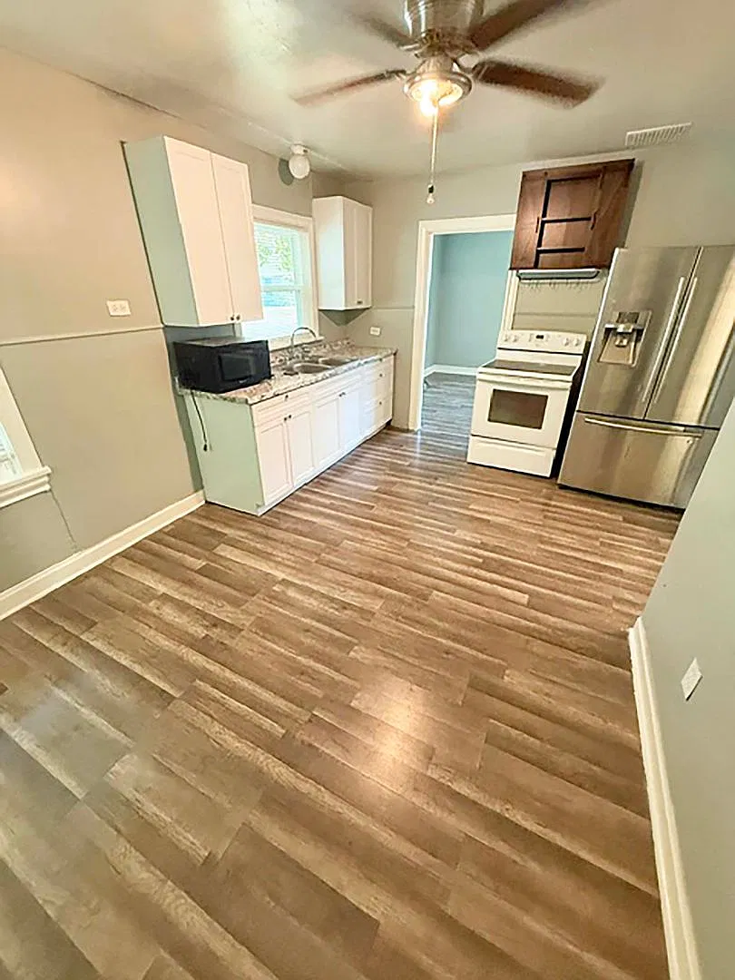 Nice 3 Bdrm 1 Bath Home in Gainesville Tx — Photo 3
