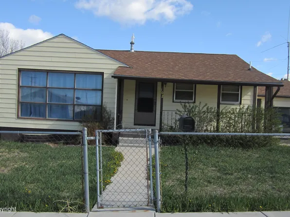 102 Cascade Ave, Newcastle, WY 82701