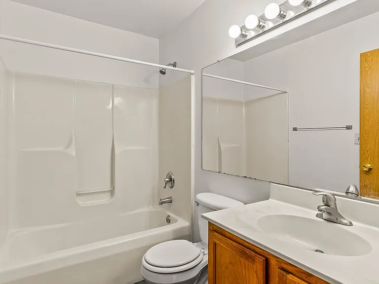 8453 S Chicago Rd — Photo 8