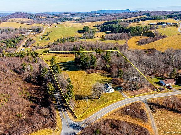 5th image of 1040 Barrett Road