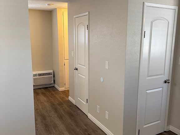 4th image of 1721 N Spurgeon St #8