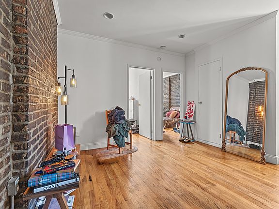 5th image of 174 Hester St APT 12