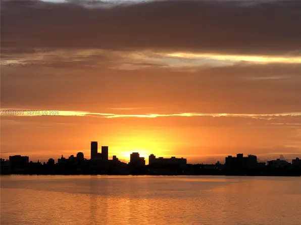 7921 East Dr APT 15, North Bay Village, FL 33141