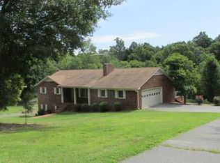 1350 S Peace Haven Rd, Clemmons, NC 27012