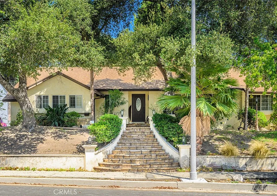 6247 Hamilton Ln