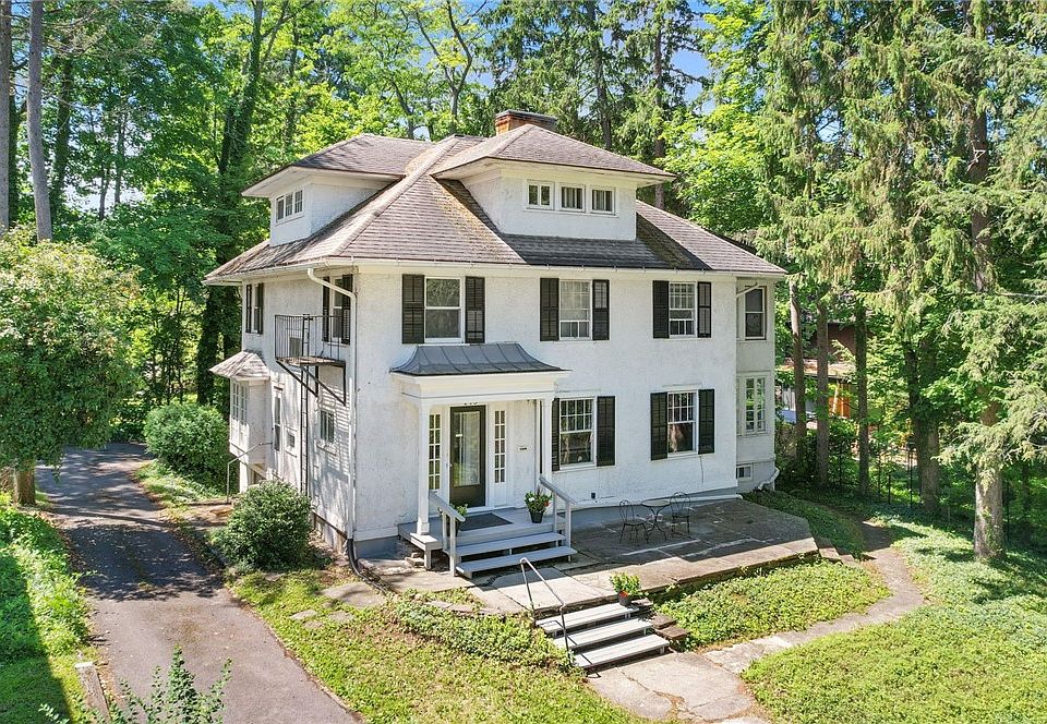 1st image of 213 Dearborn Pl