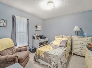 1207 Viola St, Smithville, MO 64089