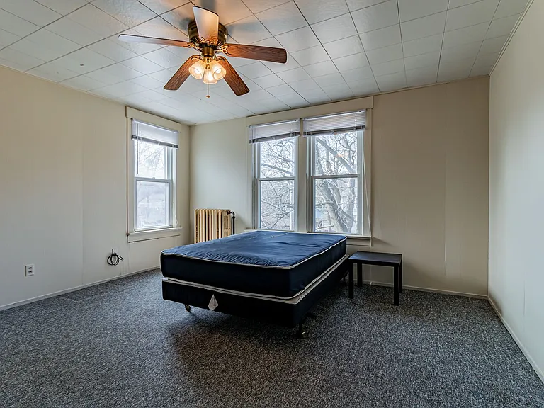 311 W Green St — Photo 20