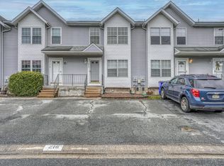 216 Britain Ct, Newark, DE 19702