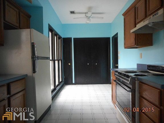 3rd image of 1379 Sisters Ct