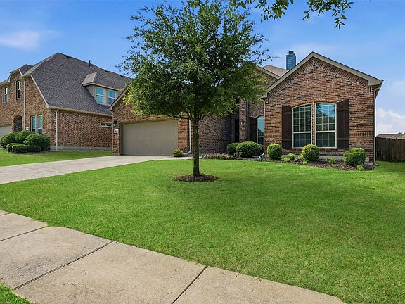 3rd image of 1441 Caruth Ln