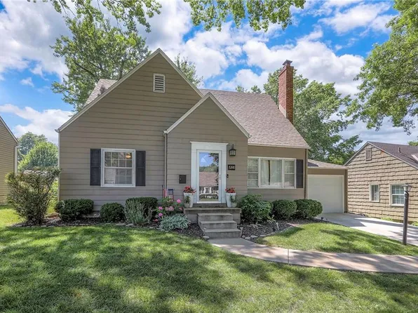 5318 Juniper Dr, Roeland Park, KS 66205