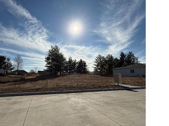 2nd image of 1125 Evergreen Rd