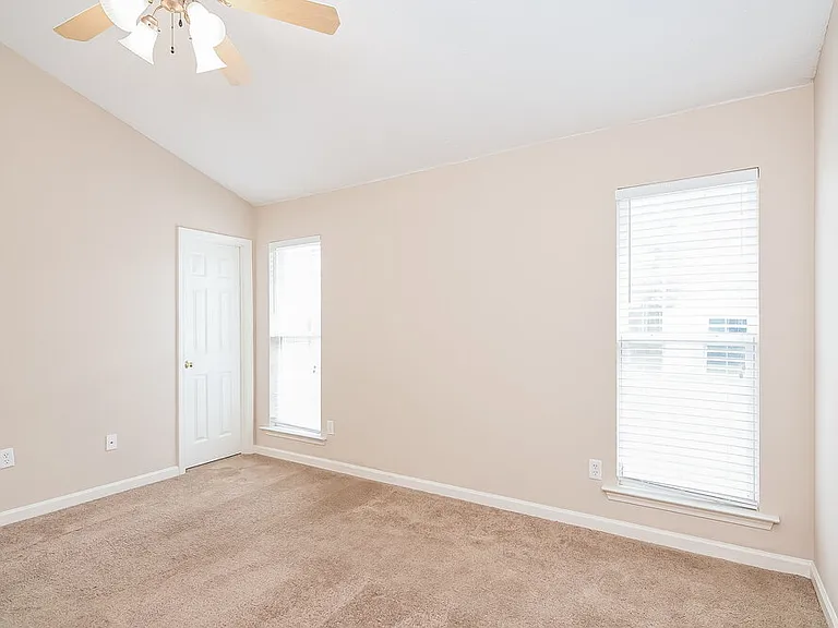 5444 Milton Ridge Dr — Photo 4