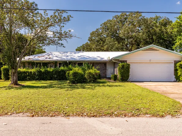 35 James Dr, Shalimar, FL 32579