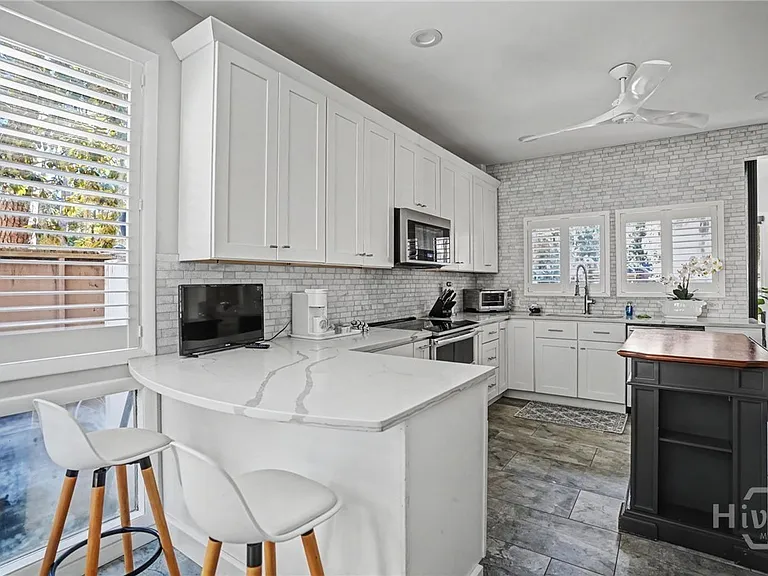 10 Dame Kathryn Dr — Photo 12
