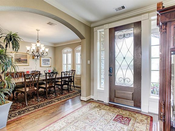 3rd image of 26707 Valleyside Dr