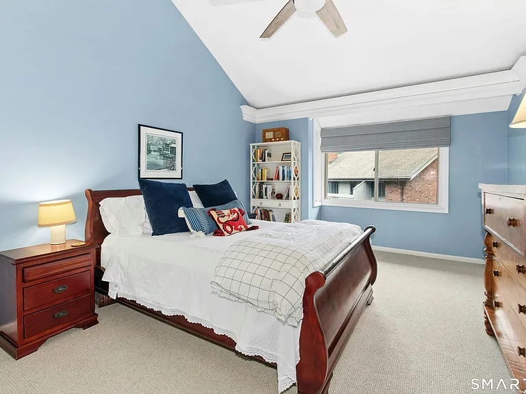 377 Main St #8 — Photo 21