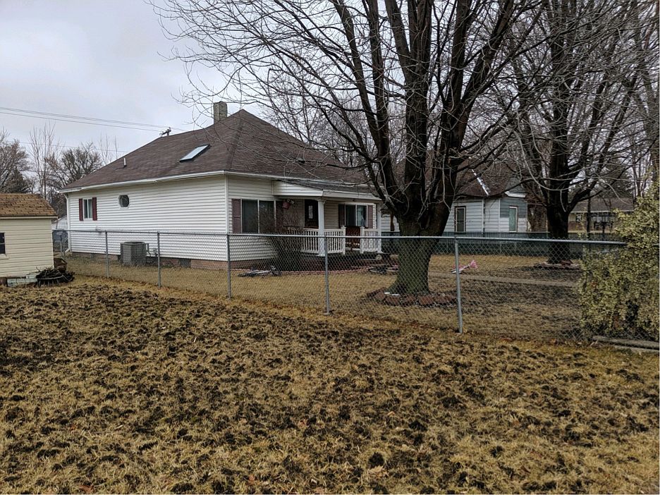 2nd image of 605 Water St