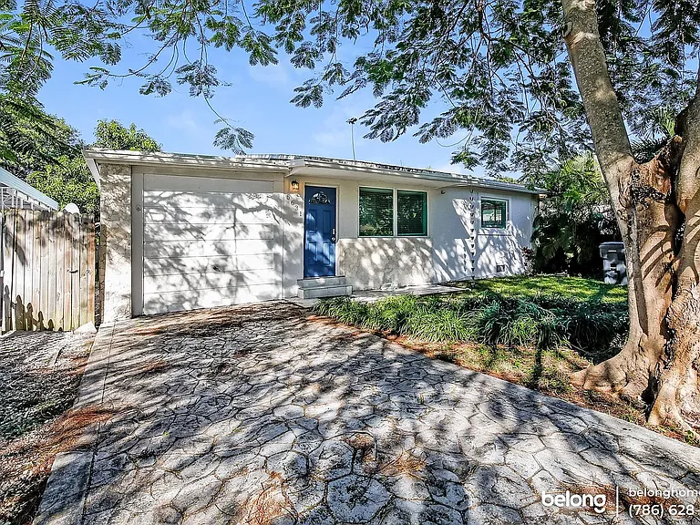 5631 Polk St — Photo 3