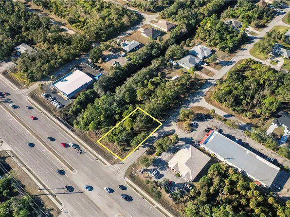 744 Tamiami Trl, Pt Charlotte, FL 33953