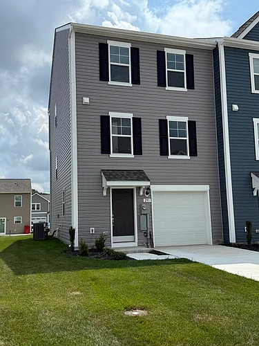 251 Clifton Mnr Photo 1