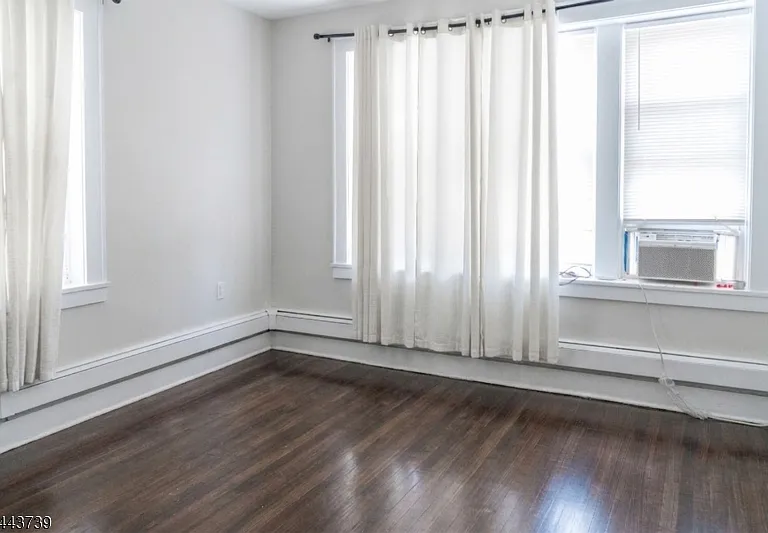 57 Glenridge Ave #2R — Photo 9