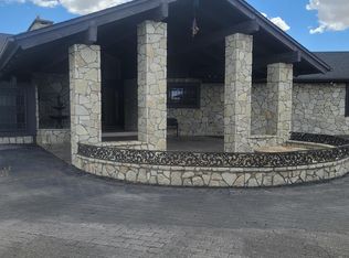 5708 Country Club Dr, Farmington, NM 87402