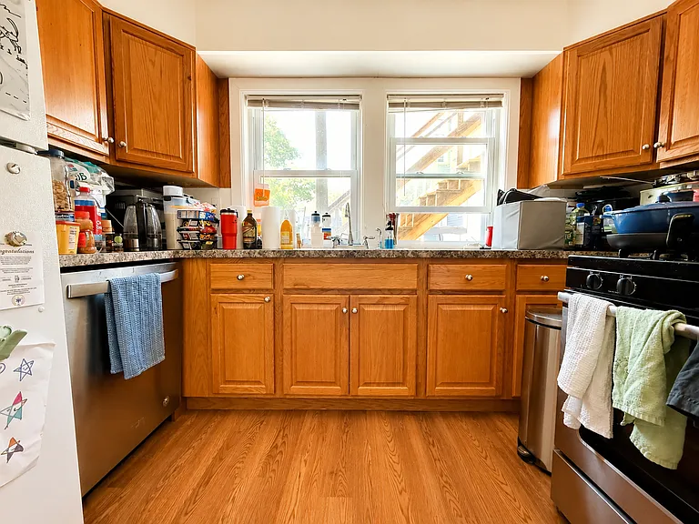 404 Massachusetts Ave #1R — Photo 2
