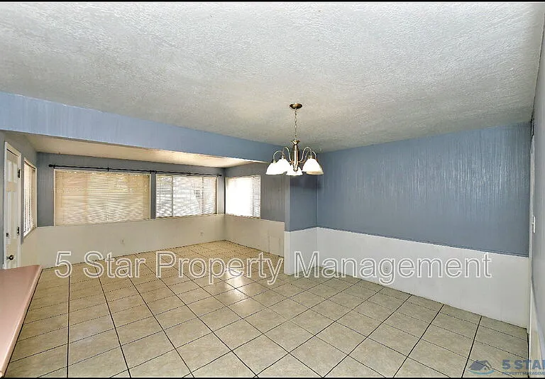 5613 Creston Ave — Photo 10