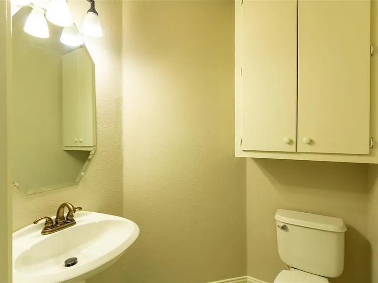 10008 Dryden Ln — Photo 11