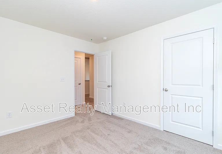 2076 Southwood Cir — Photo 35