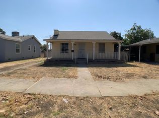 214 N P St, Madera, CA 93637