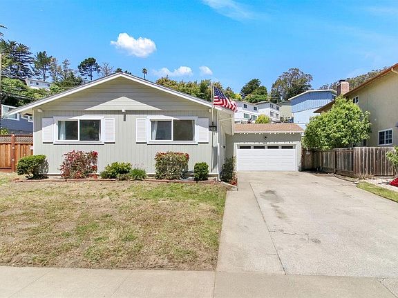 3rd image of 2390 Valleywood Dr