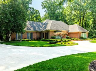 3030 Spalding Dr, Sandy Springs, GA 30350