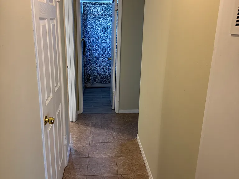 1322 S Hesperian St — Photo 9