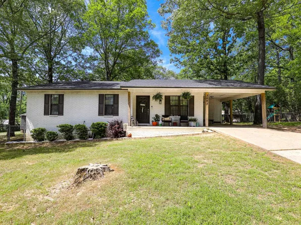 5883 Edgewood Dr, Benton, AR 72019