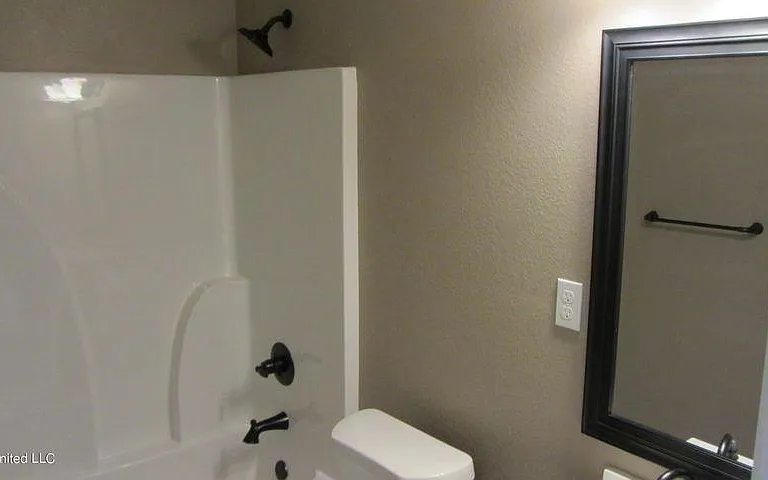 17317 Avondale Cir — Photo 7
