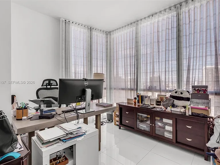 1100 Biscayne Blvd #2907 — Photo 11