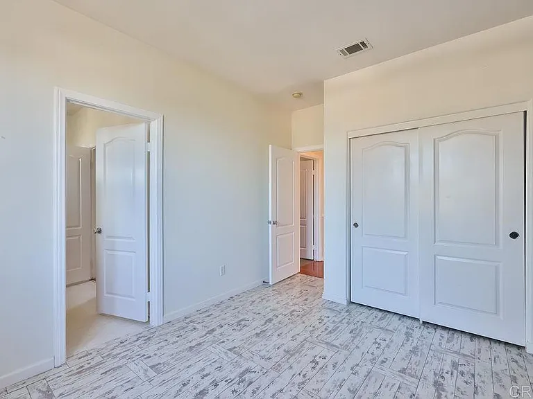 1046 Strawberry Creek St — Photo 20