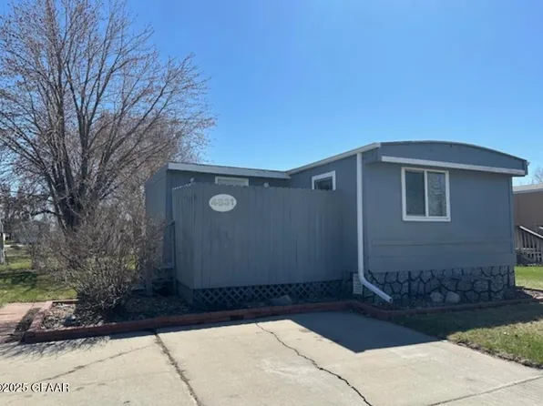 4831 Iron Gate Ct, Grand Forks, ND 58203