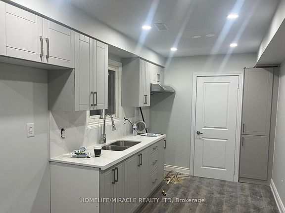 3rd image of 8 Rotherglen Ct
