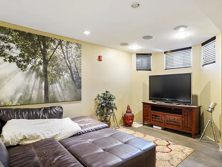 15 Howell St #1 — Photo 26