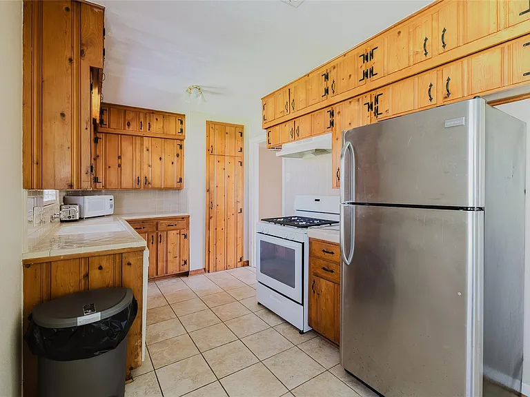 5210 De Lange Ln — Photo 14