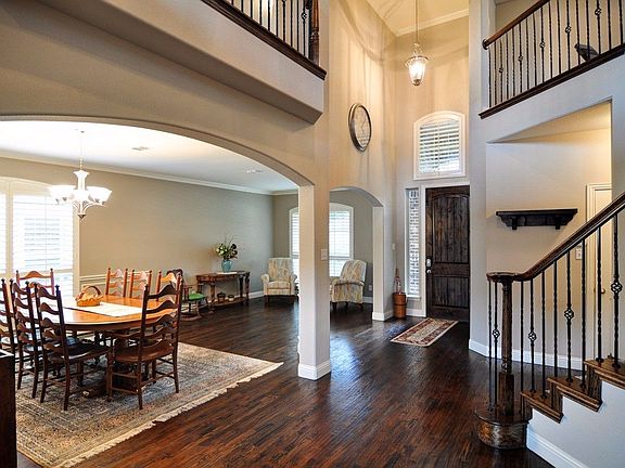 4th image of 230 Chapel Hill Dr