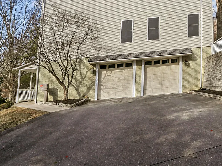 15 Ritchie Ave — Photo 24