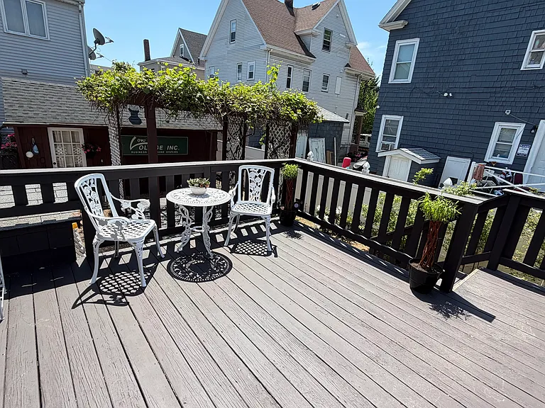 20 Raymond St — Photo 18