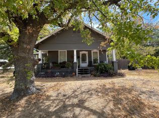 1012 N Elm St, Weatherford, TX 76086