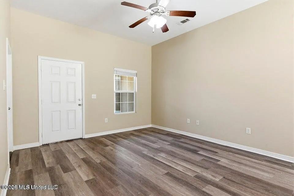 3 bed, 2.0 bath, 1312 sqft, $1,650 — Photo 3
